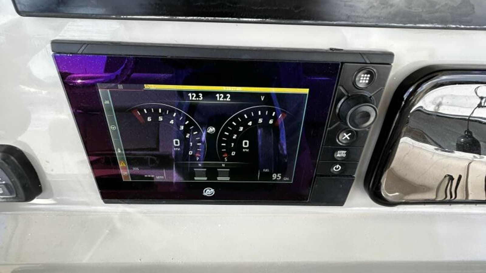 2017 Boston Whaler 330 Outrage - Photo 8