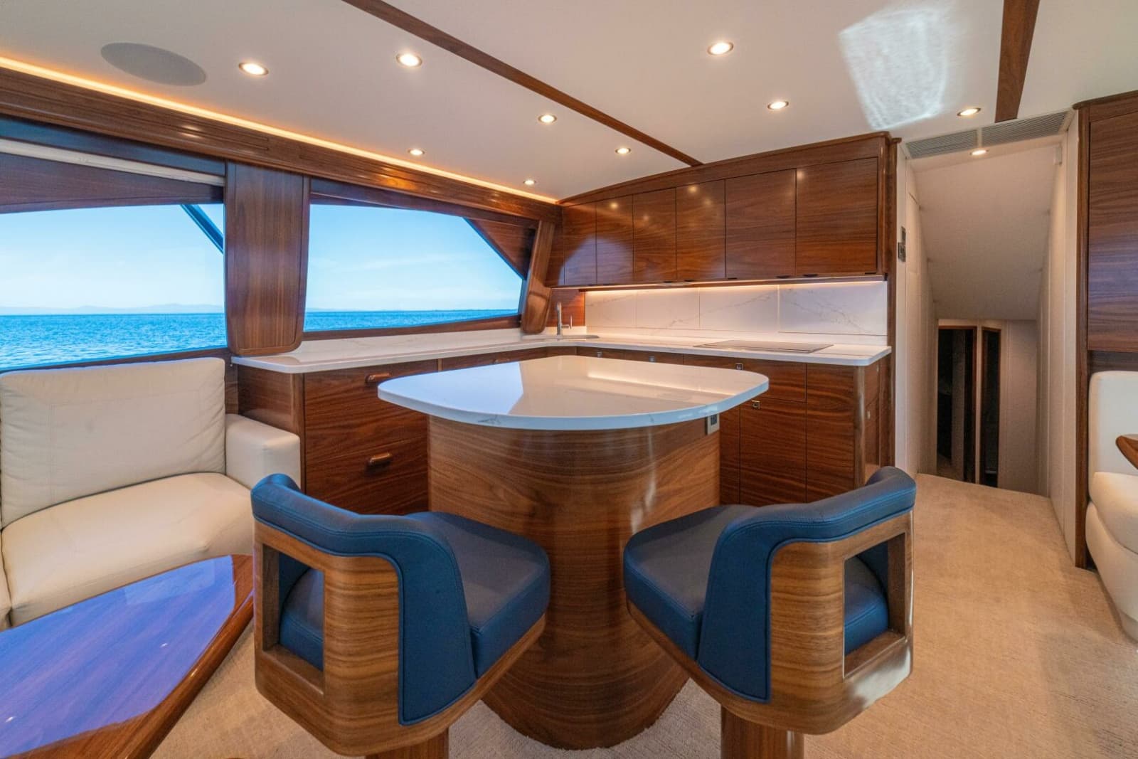 2025 Viking 58 Convertible - Photo 10