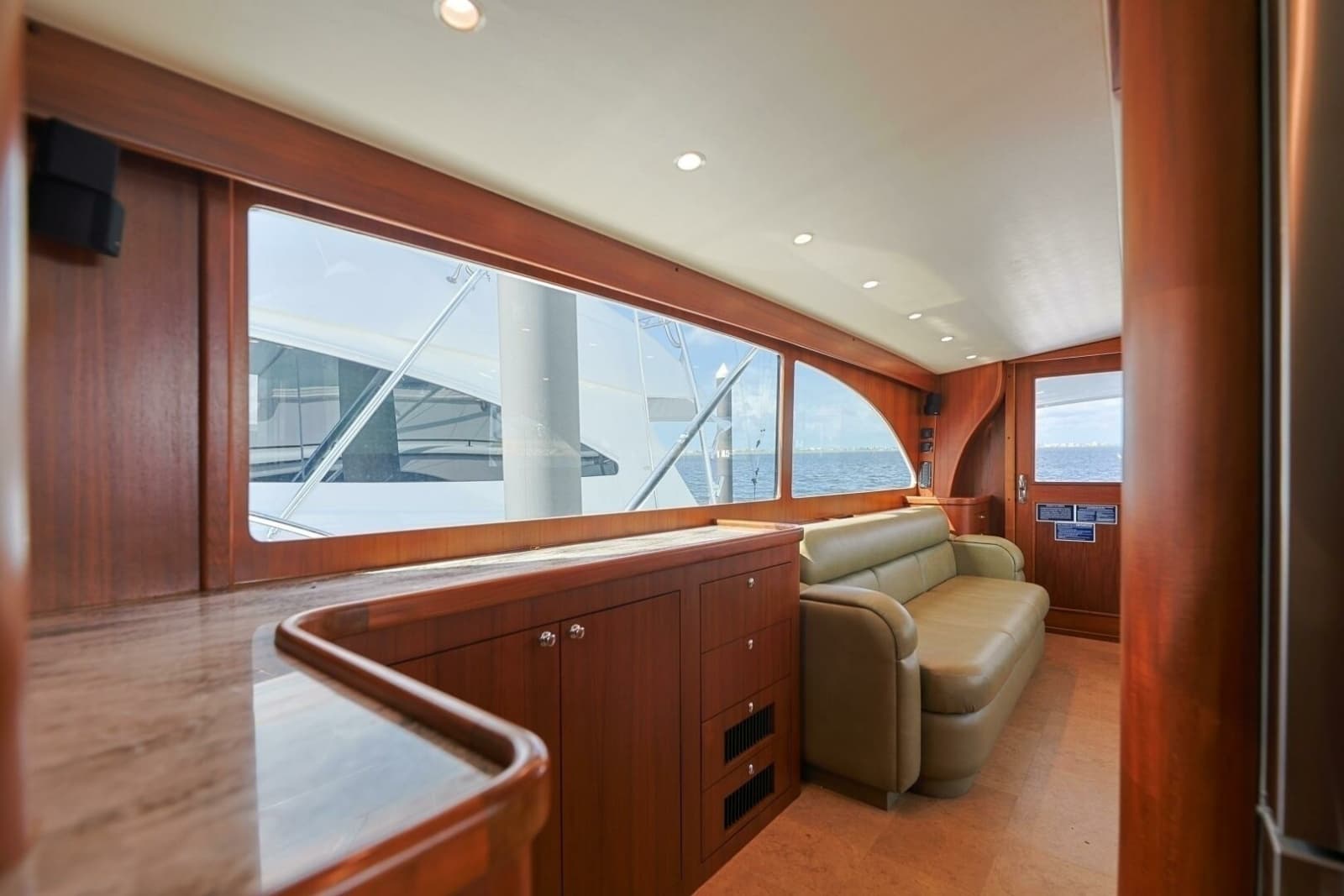 2014 Blackwell 62 Convertible - Photo 19