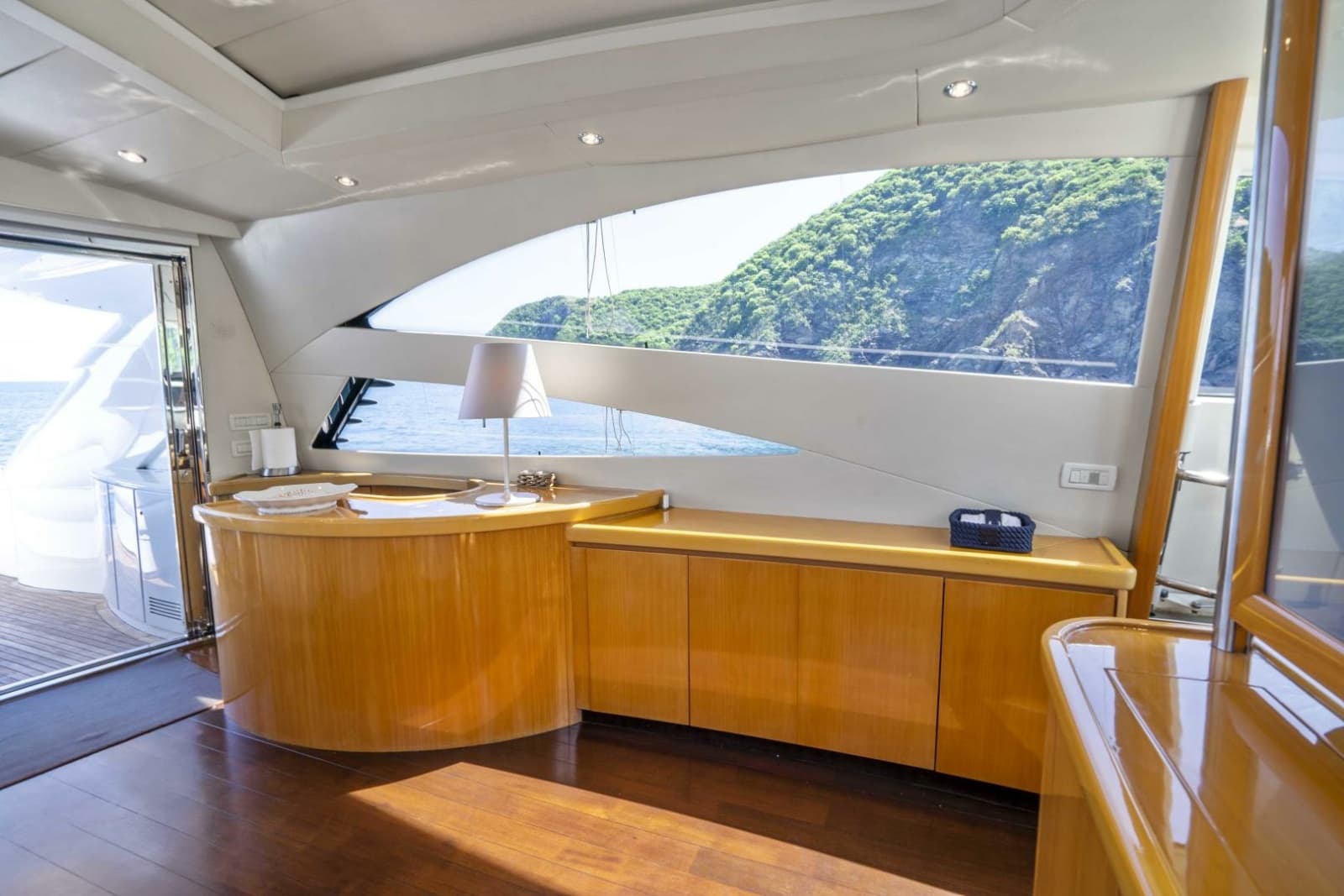 2005 Pershing 76 Motor Yacht - Photo 5