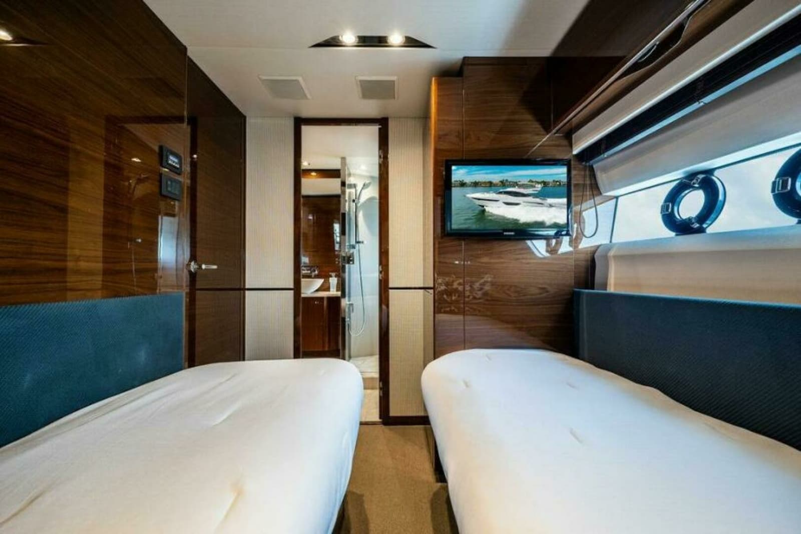 2016 Princess S65 - Photo 15