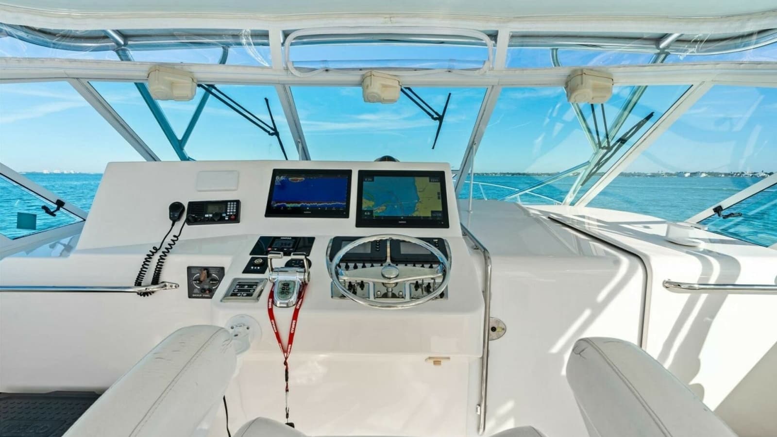 2005 Cabo 40 Express - Photo 13