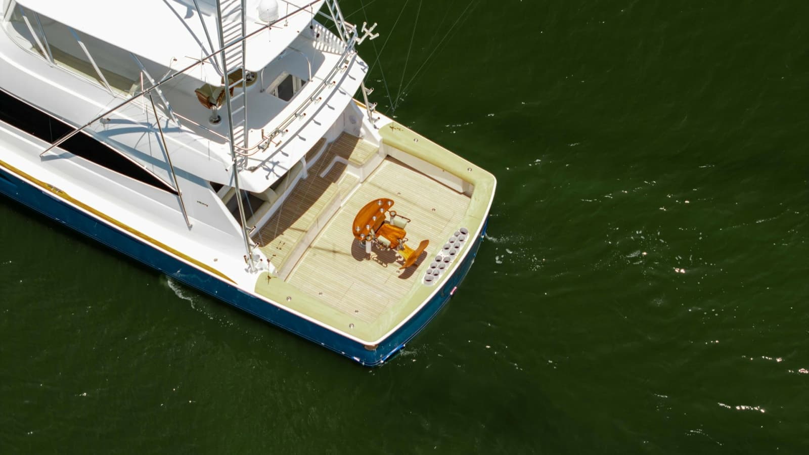 2016 Viking 80 Convertible - Photo 60