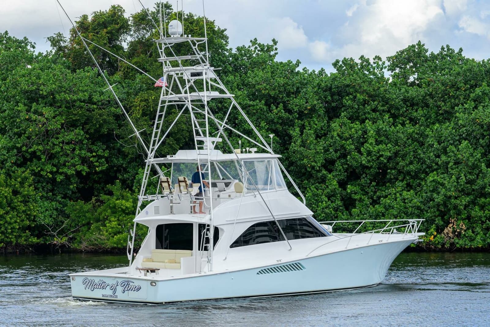 2004 Viking 56 Convertible - Photo 13
