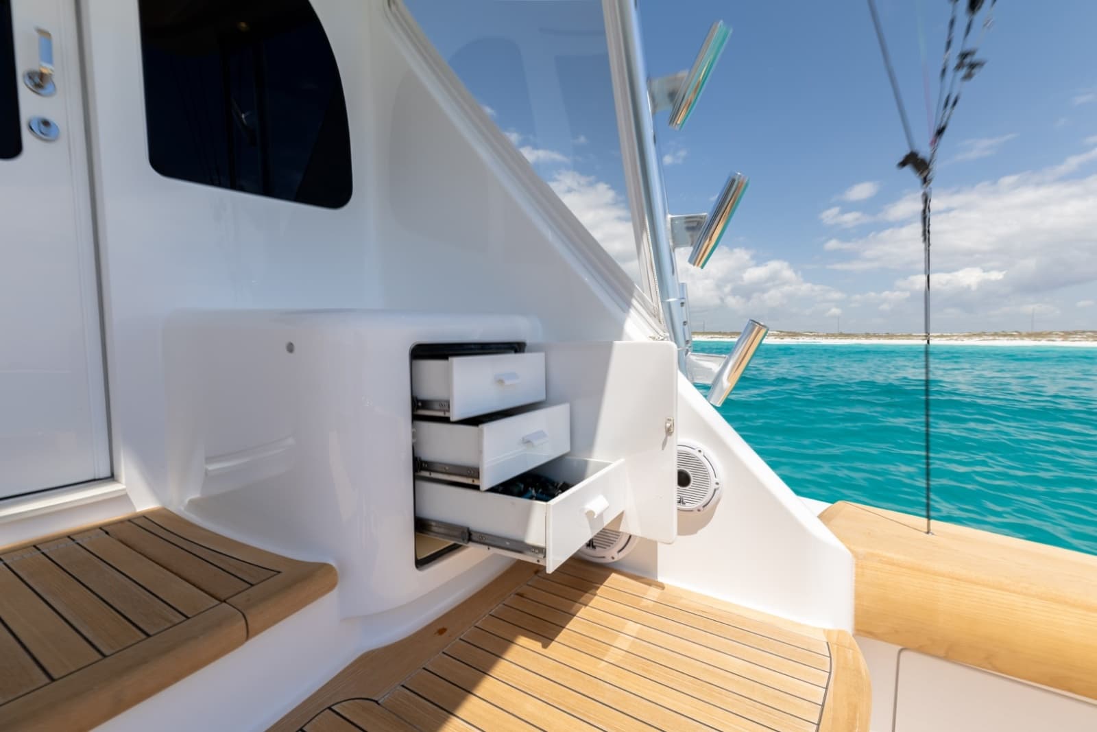 2023 Viking 72 Convertible - Photo 90