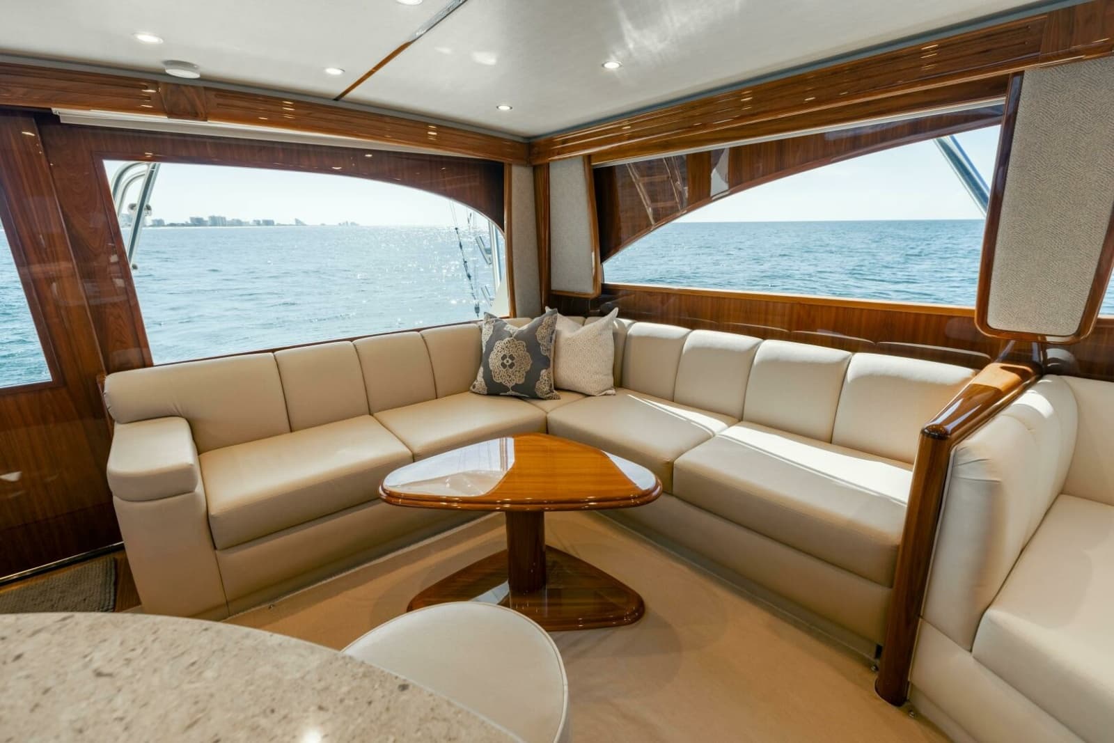 2018 Viking 62 Convertible - Photo 6