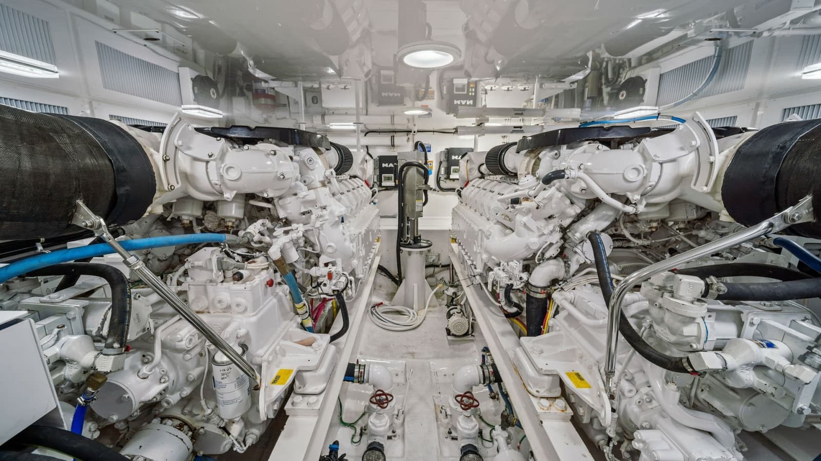 2015 Viking 55 Convertible - Photo 73