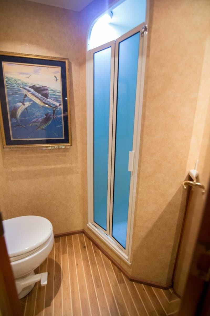 2001 Viking 50 Express - Photo 12