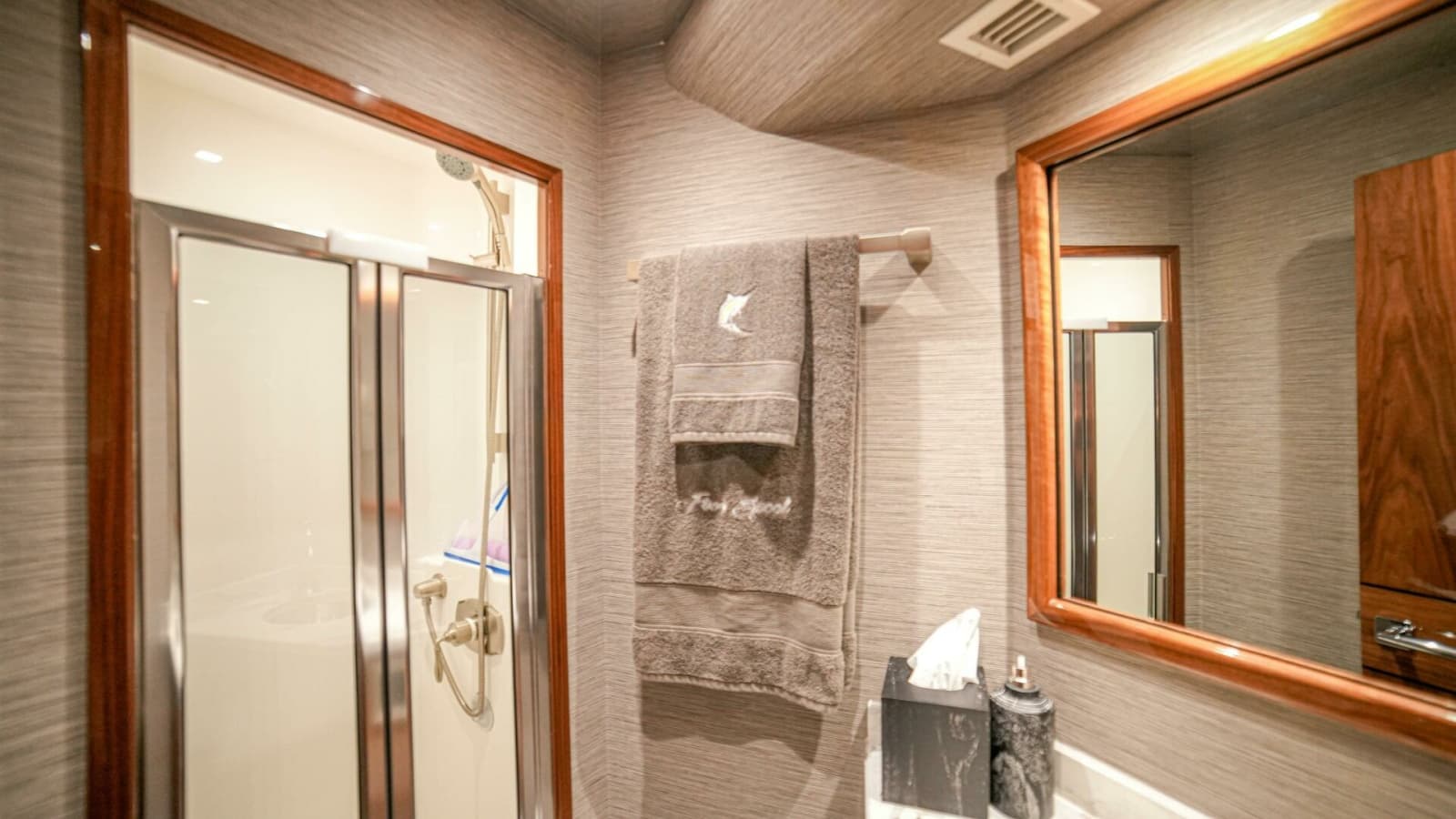 2023 Viking 72 Convertible - Photo 68