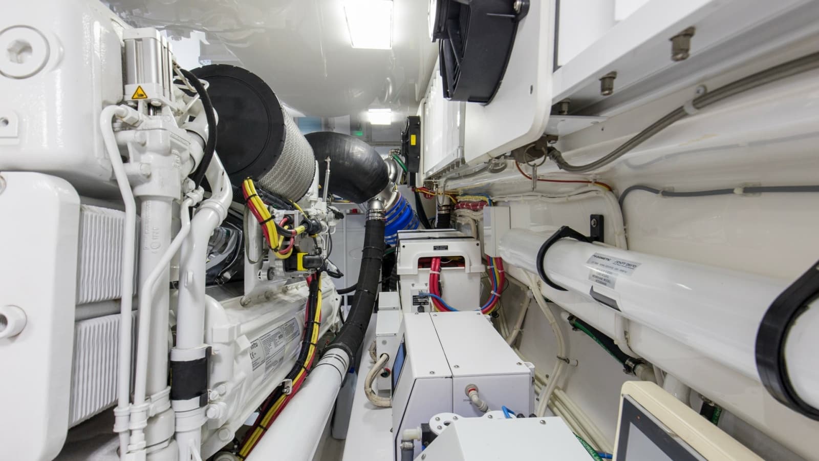2020 Viking 68 Convertible - Photo 65