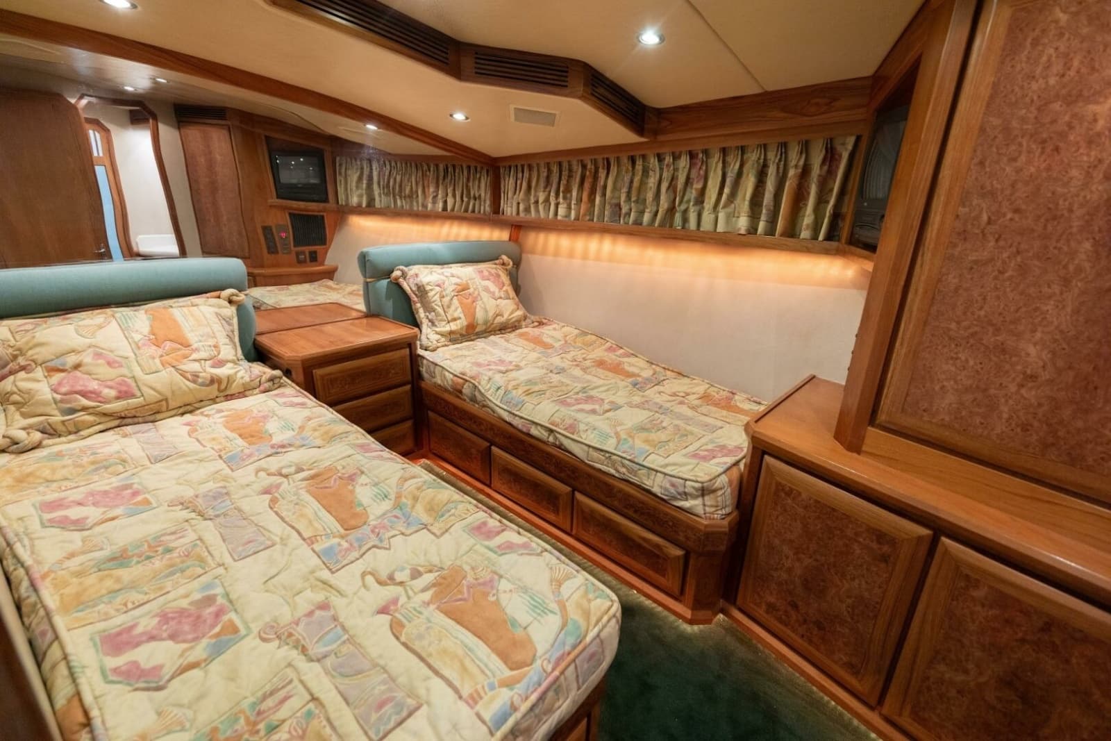1998 Miller Marine 60 Convertible - Photo 12