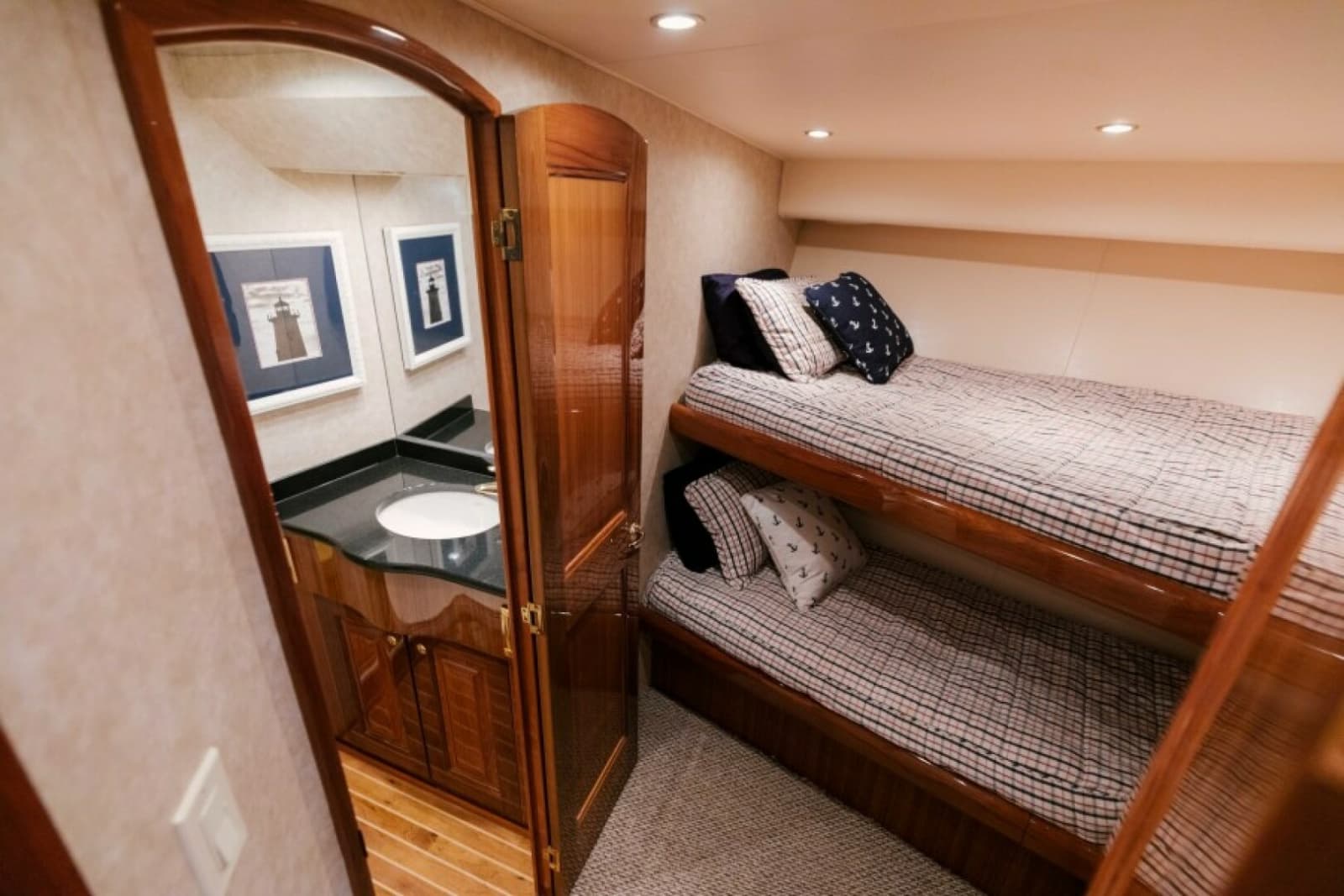 2006 Viking 74 Enclosed Bridge - Photo 19