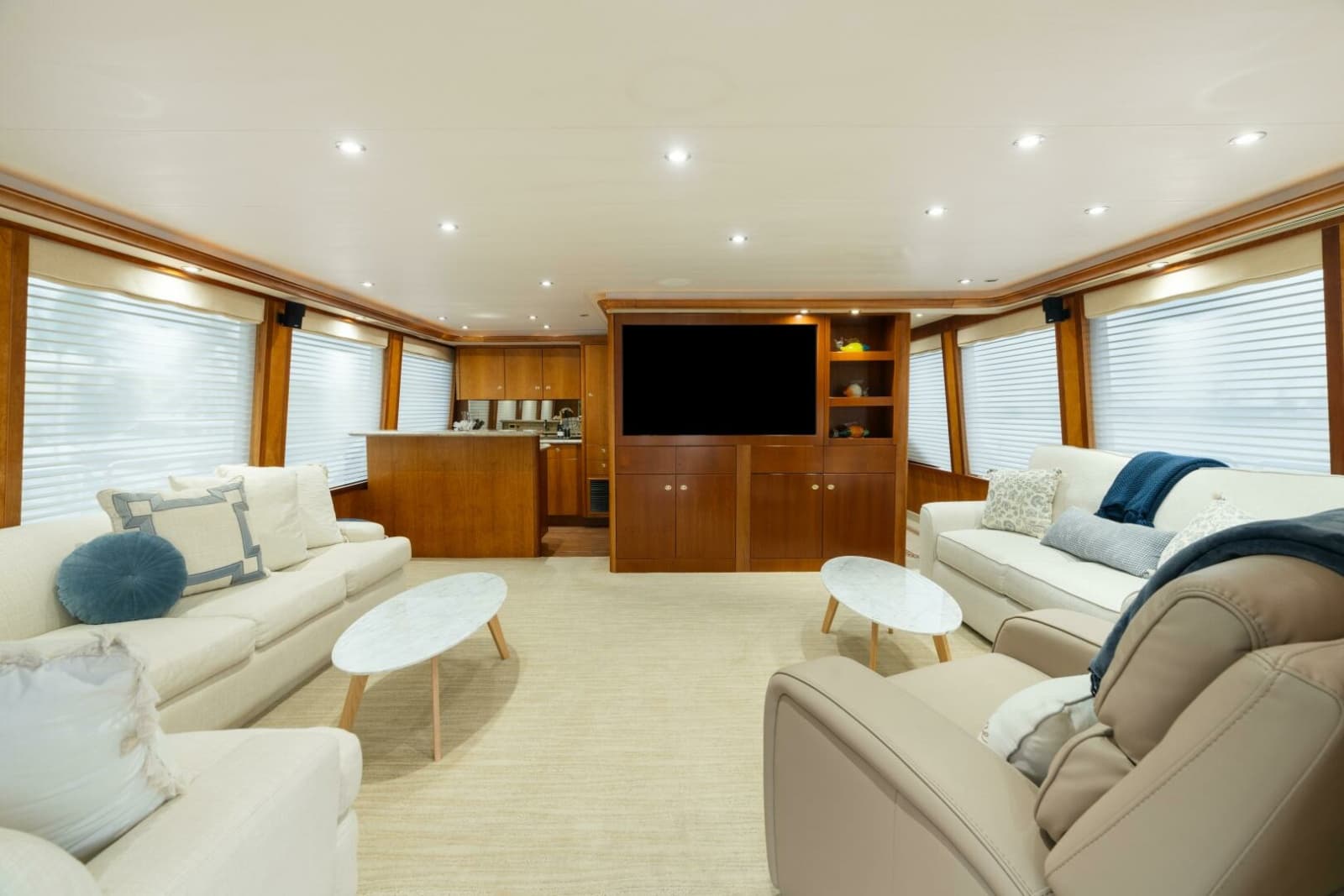 2004 Westport 130 Tri-Deck Motor Yacht - Photo 35