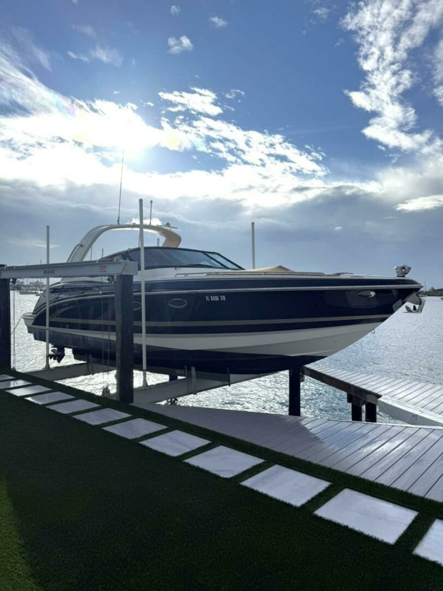 2016 Formula 330 Crossover Bowrider - Photo 1