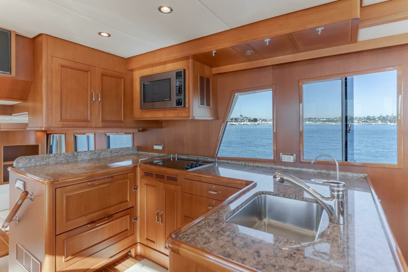 2008 Grand Banks 59 Aleutian RP - Photo 11