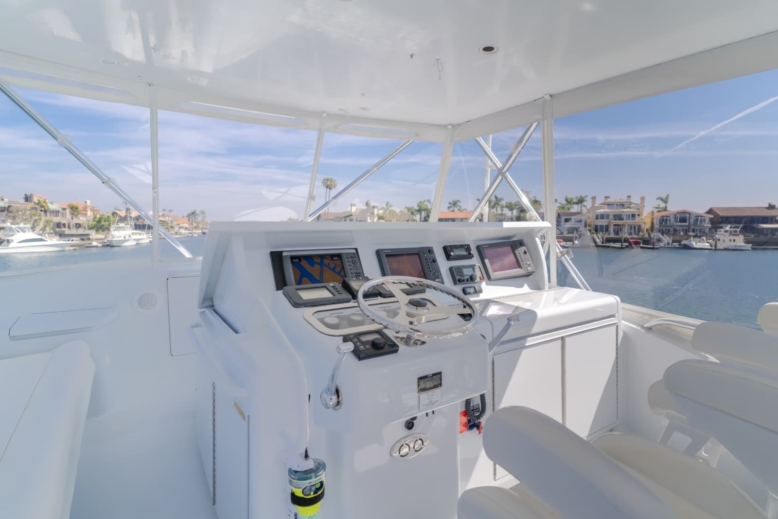 2003 Hatteras 54 Convertible - Photo 23