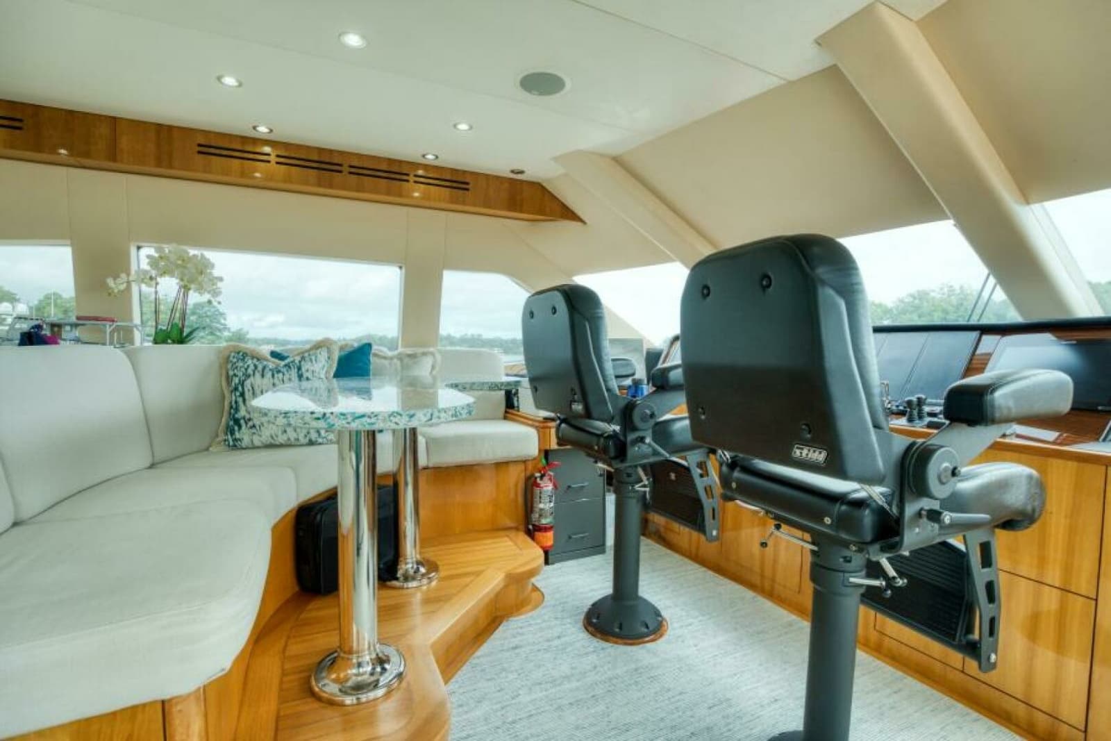 2007 Hatteras 80 Enclosed Bridge - Photo 53