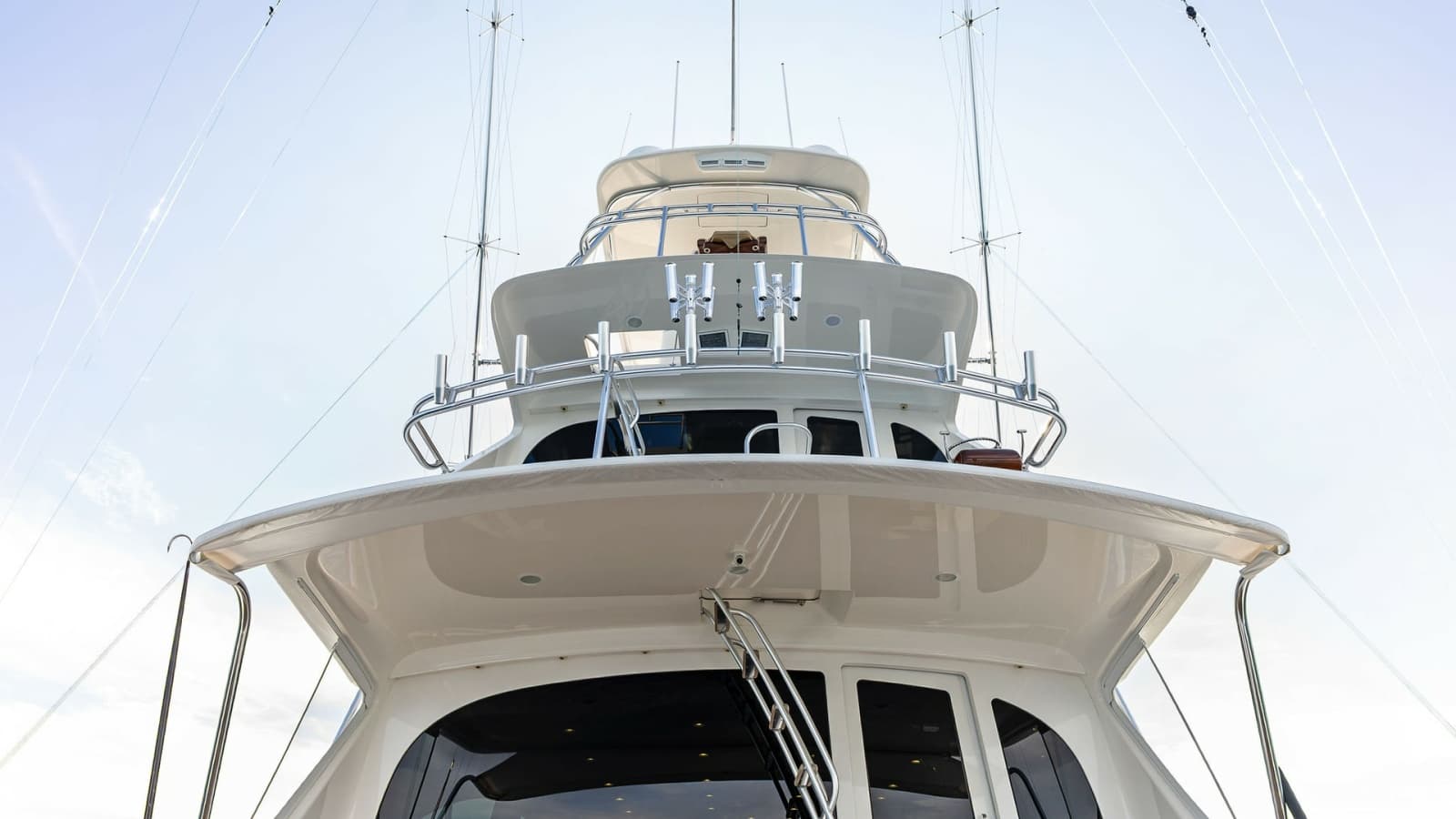 2017 Viking 80 Convertible - Photo 52