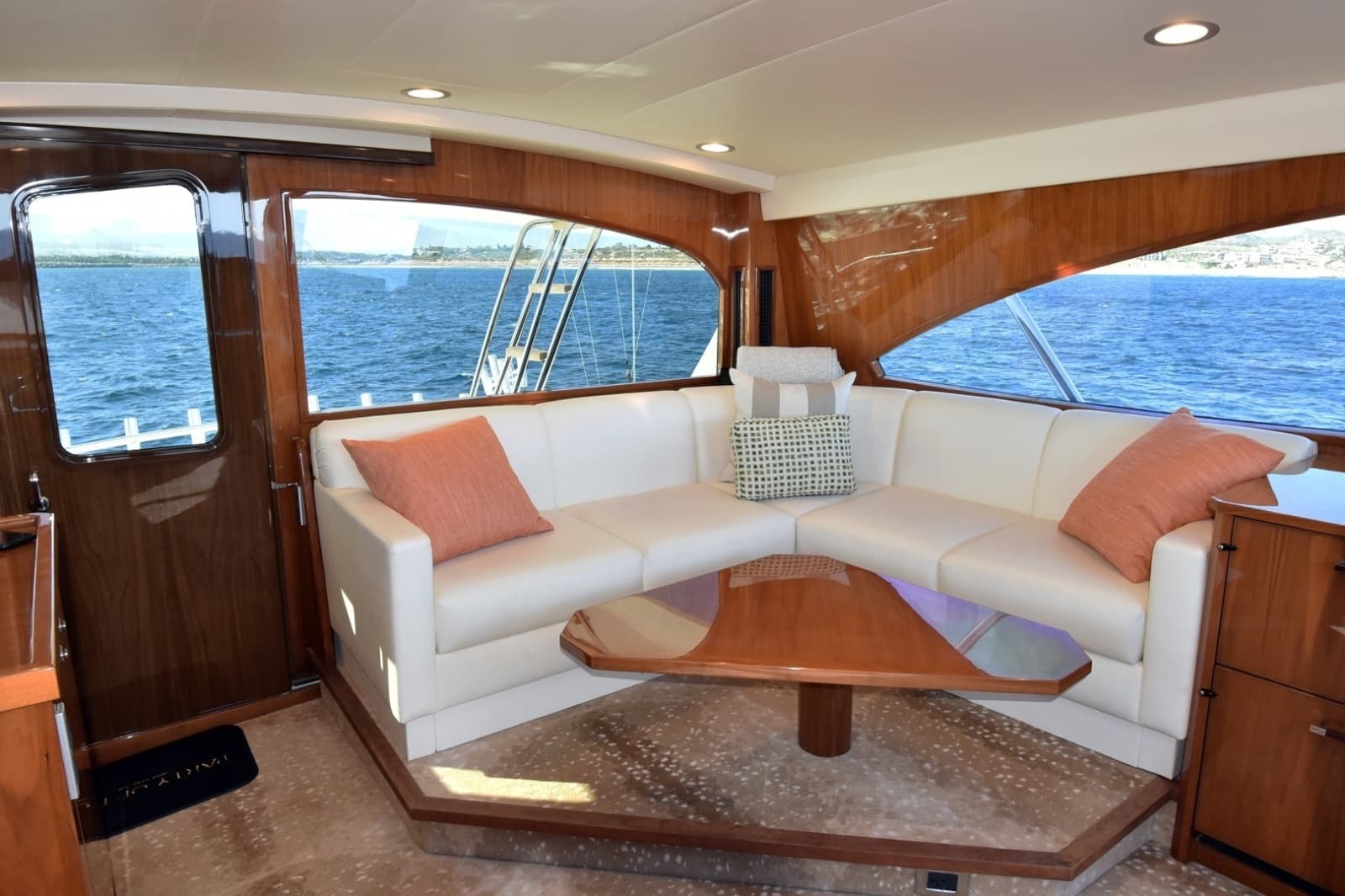 2019 Viking 80 Skybridge - Photo 127