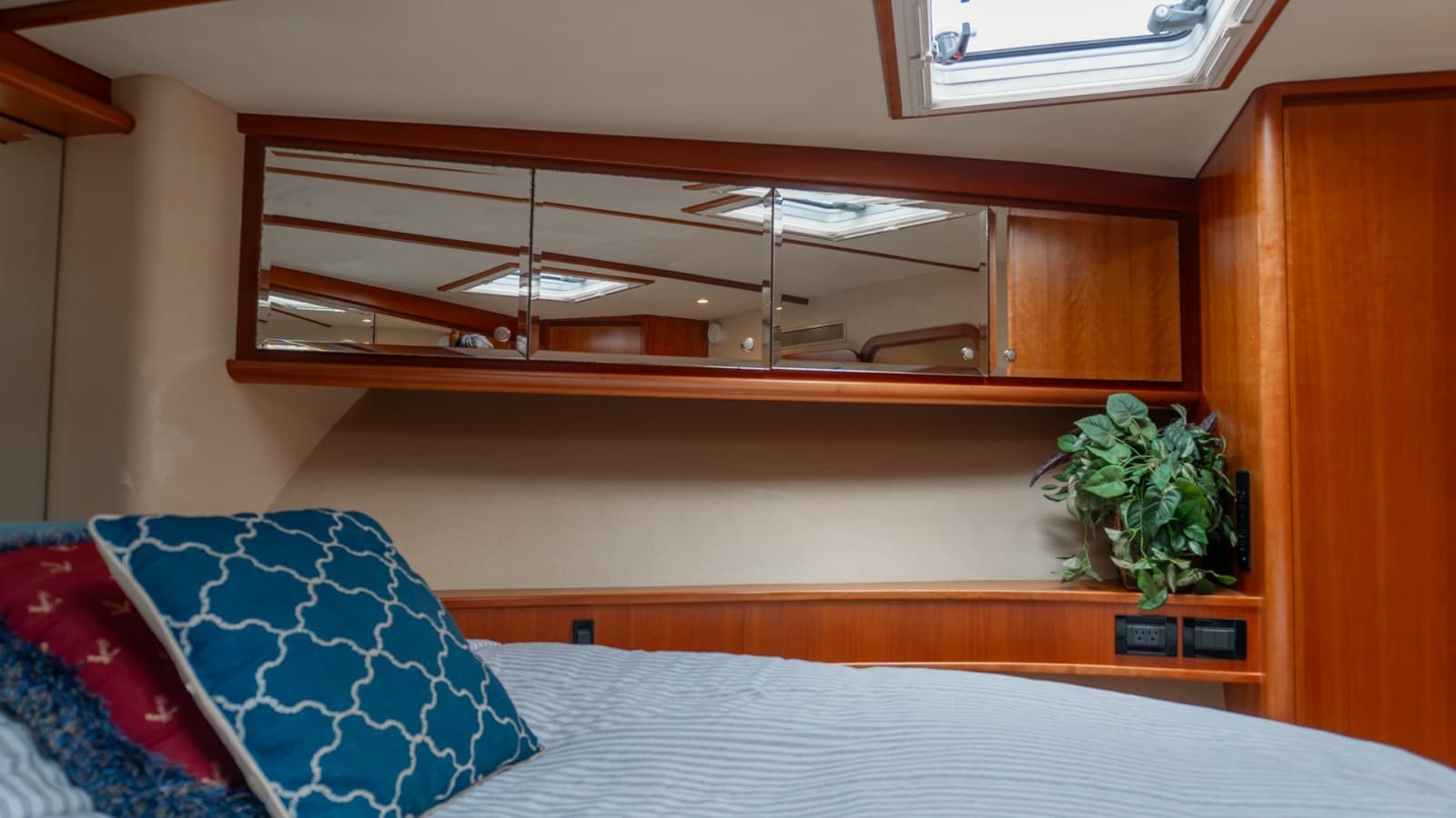 2002 West Bay 70 Yachtfisher - Photo 33
