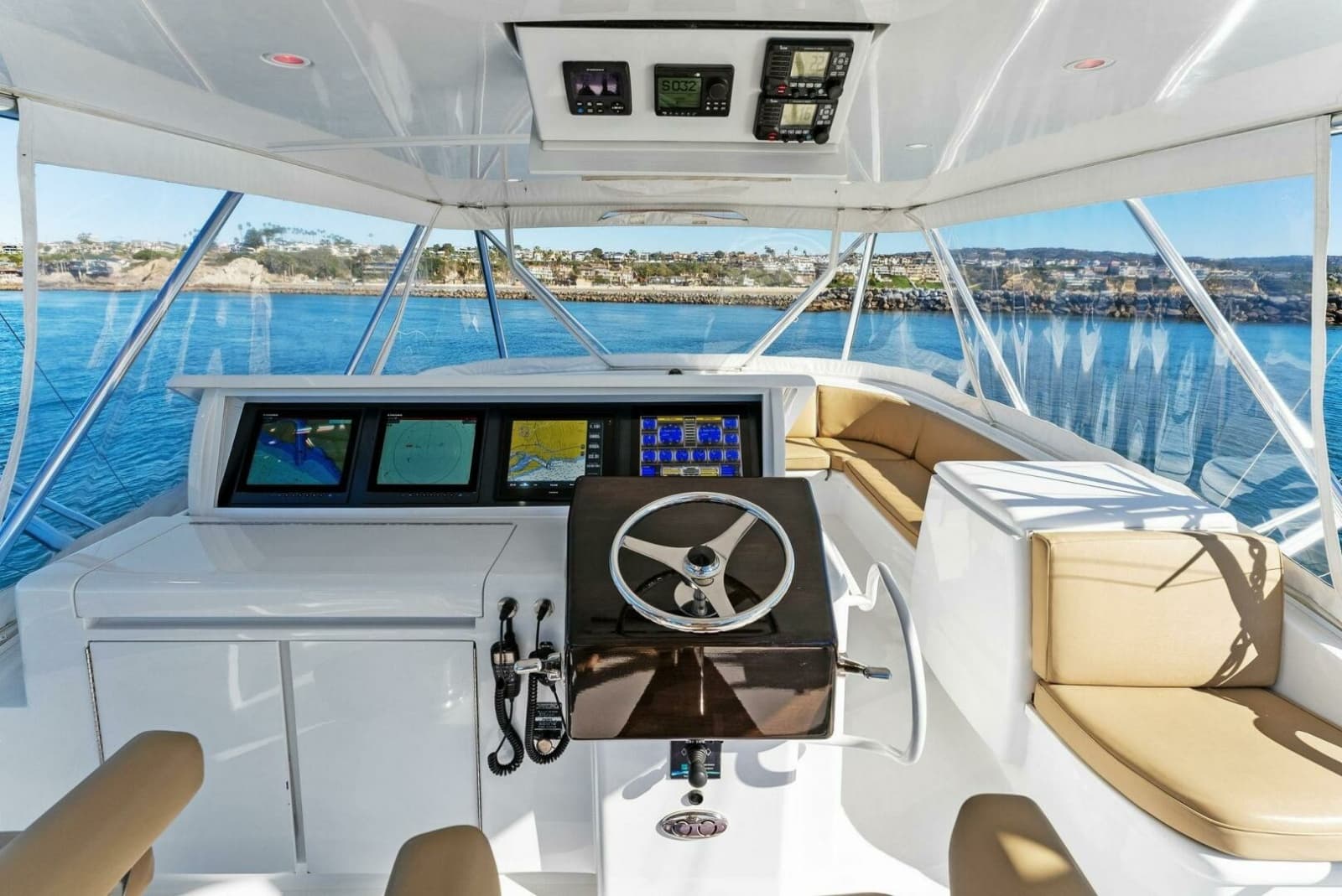 2007 Hatteras 64 Convertible - Photo 5