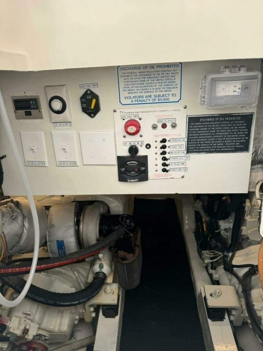 2002 Riviera 43 Flybridge - Photo 11