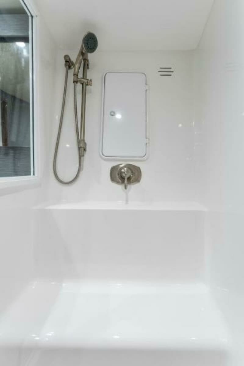 2021 Viking 54 Convertible - Photo 14