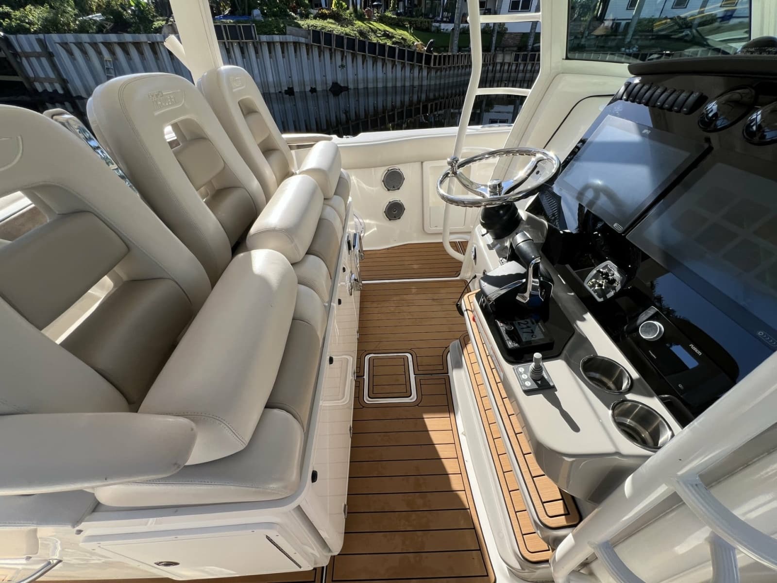 2017 Boston Whaler 380 Outrage - Photo 16