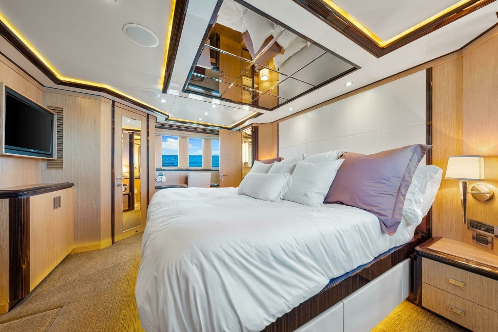 2010 Ocean Alexander 83 Motor Yacht - Photo 28