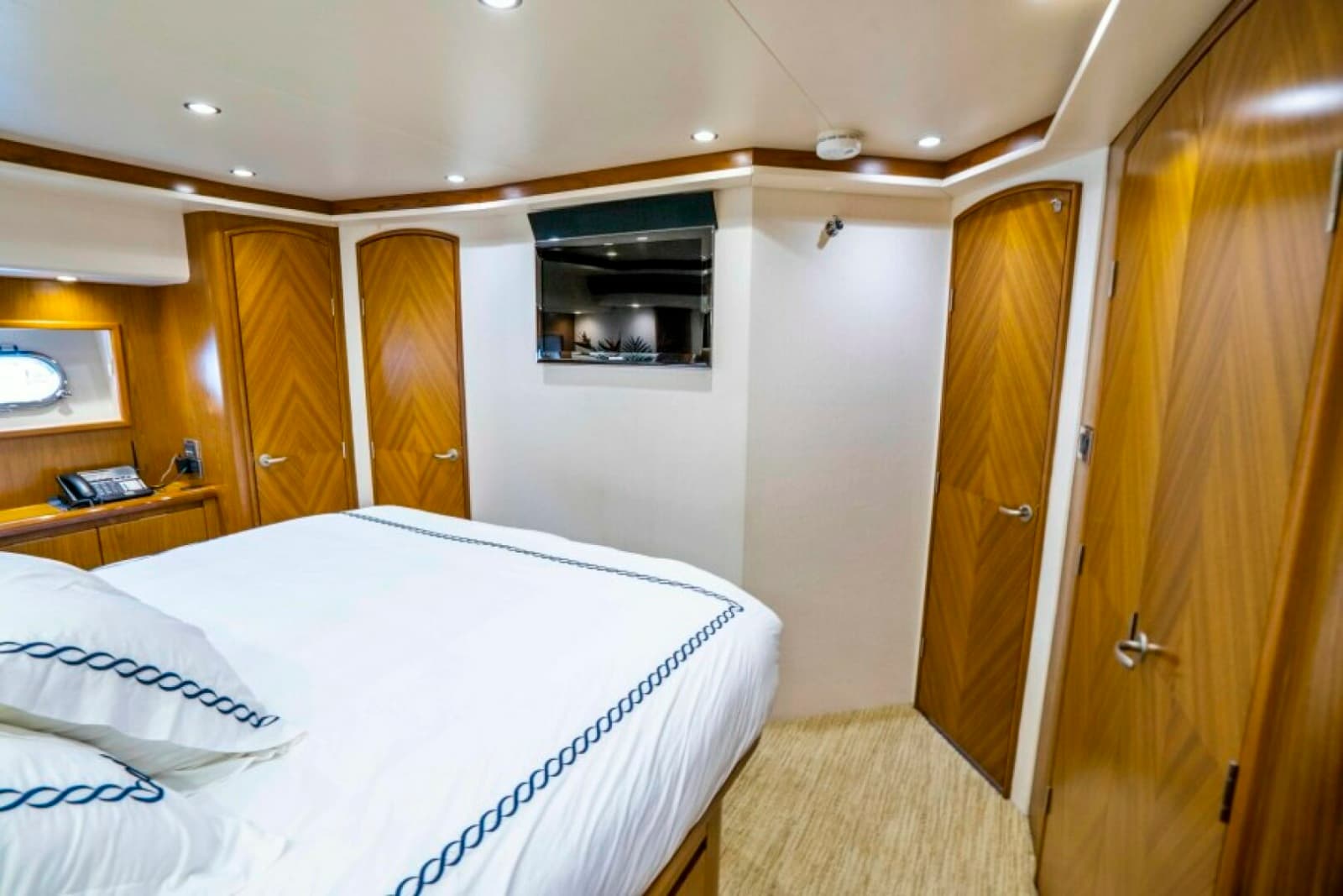 2011 Viking 70 Enclosed Bridge - Photo 28