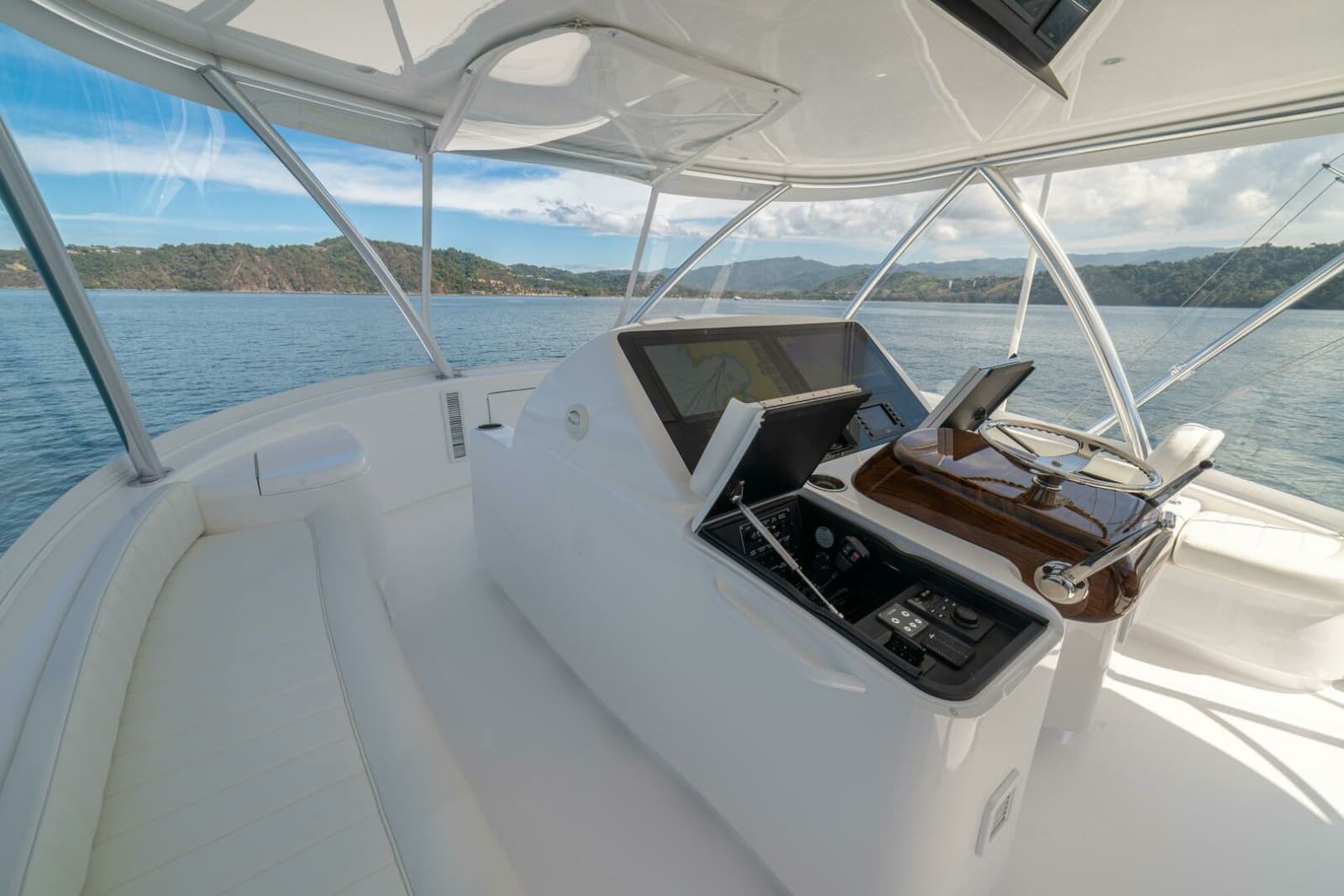 2025 Viking 58 Convertible - Photo 37