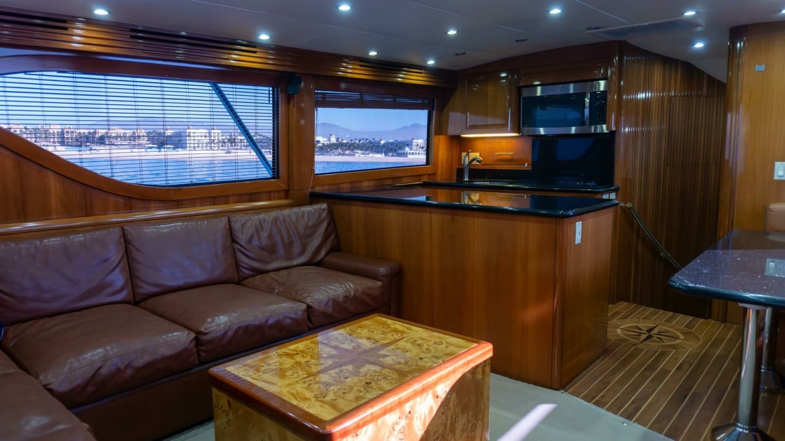 2001 Hatteras 60 Convertible - Photo 18