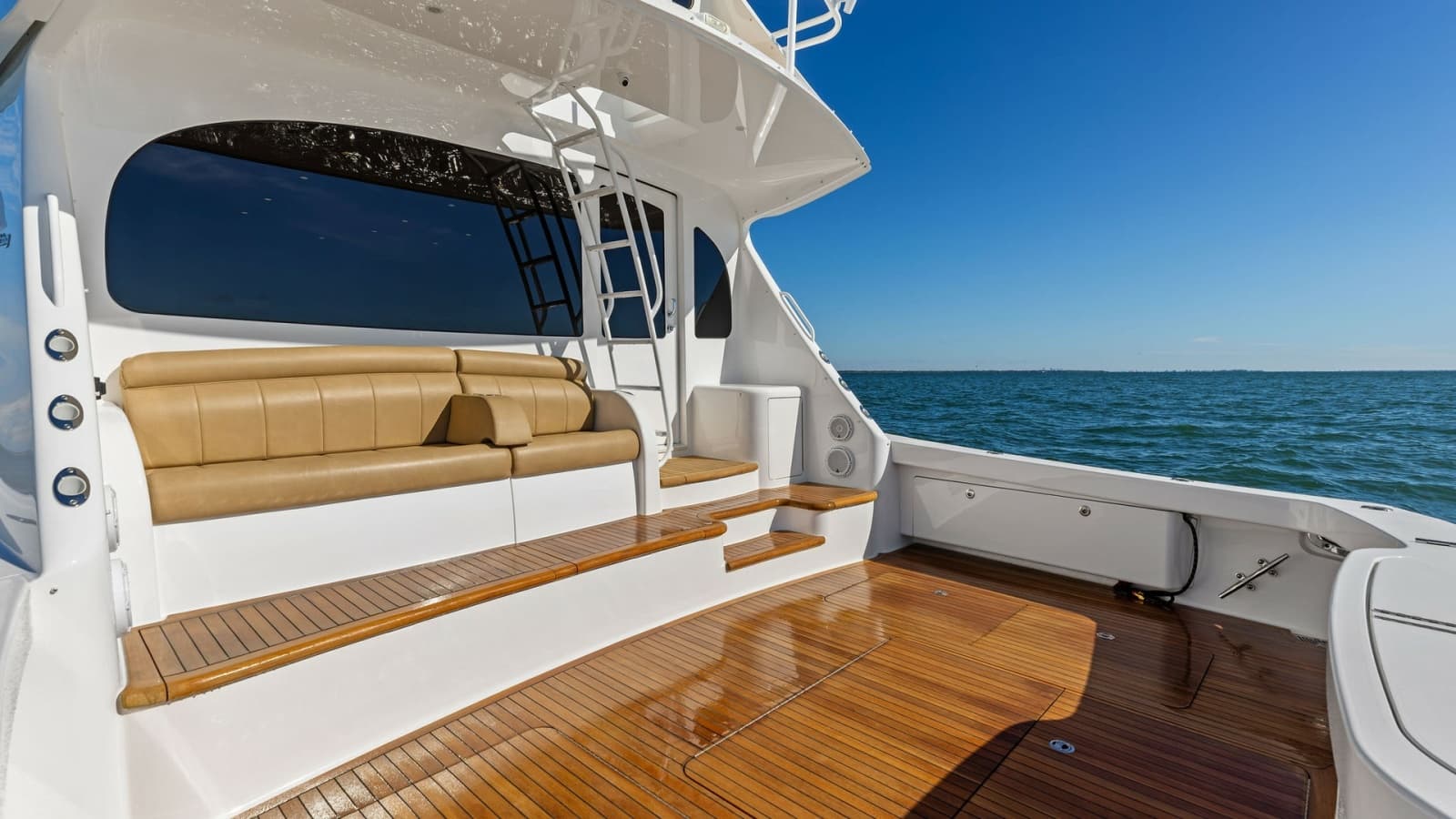 2018 Viking 62 Enclosed Bridge - Photo 7