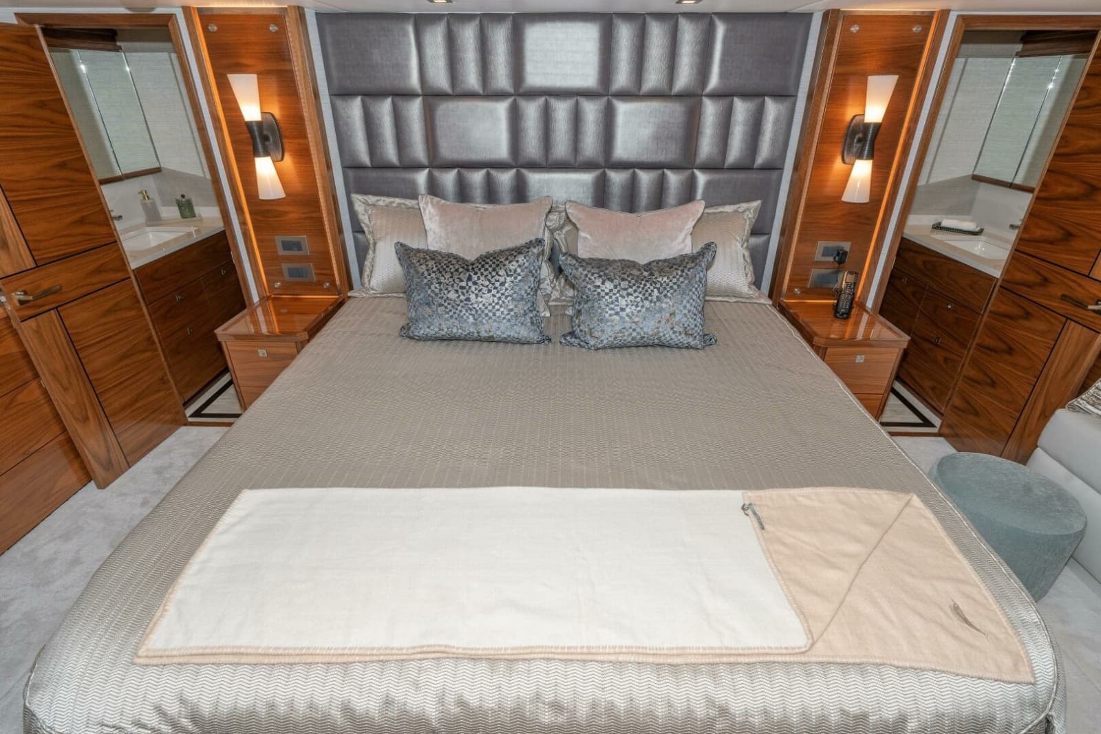 2025 Viking 90C - Photo 5