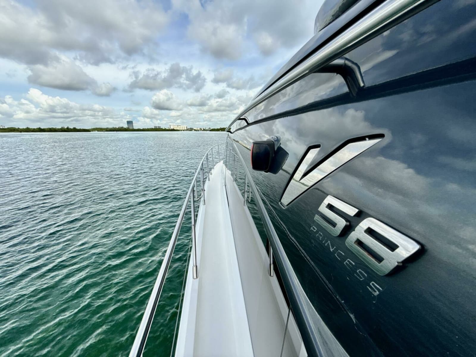 2017 Princess V58 - Photo 46