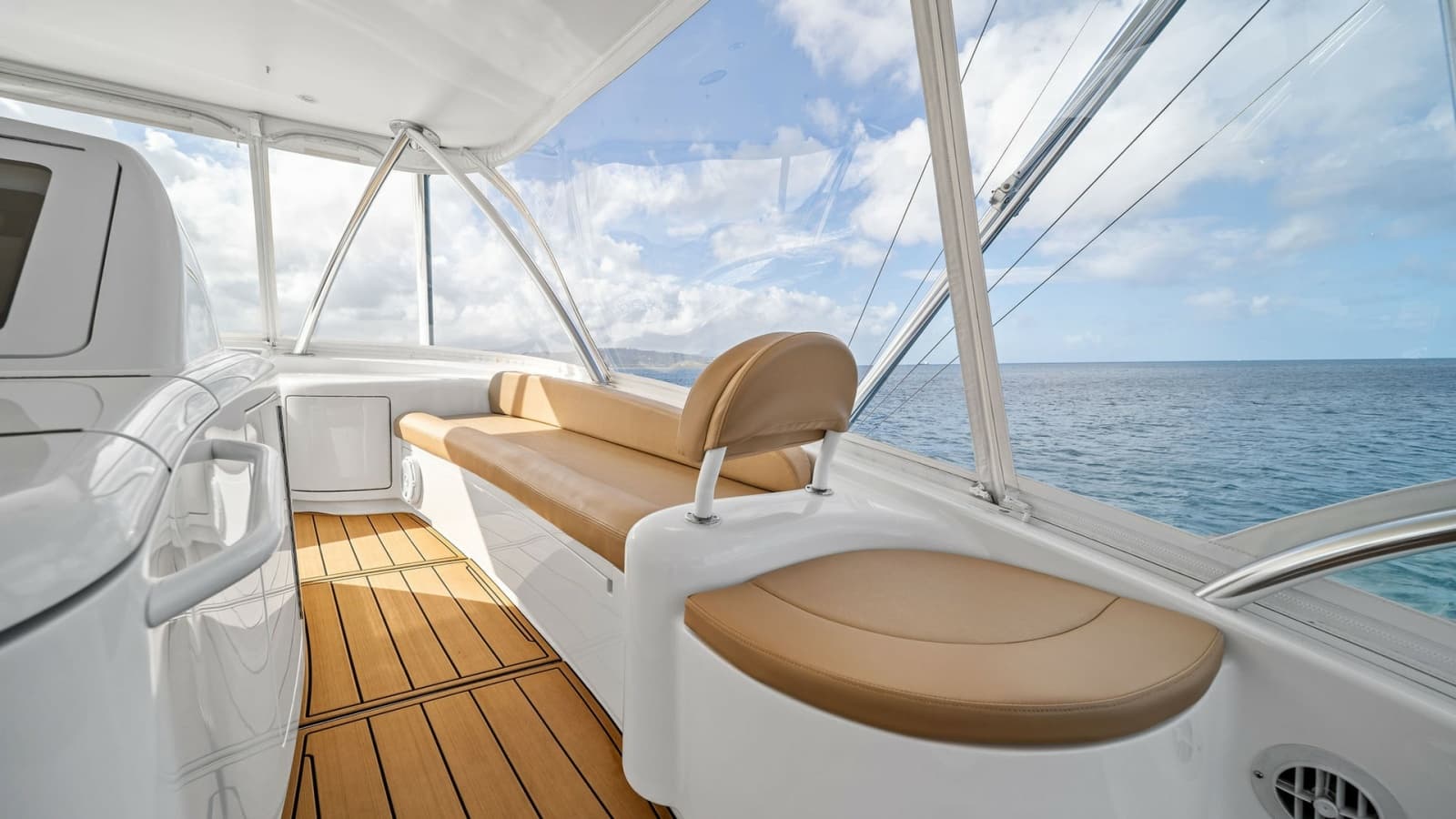 2015 Viking 70 Convertible  - Photo 48