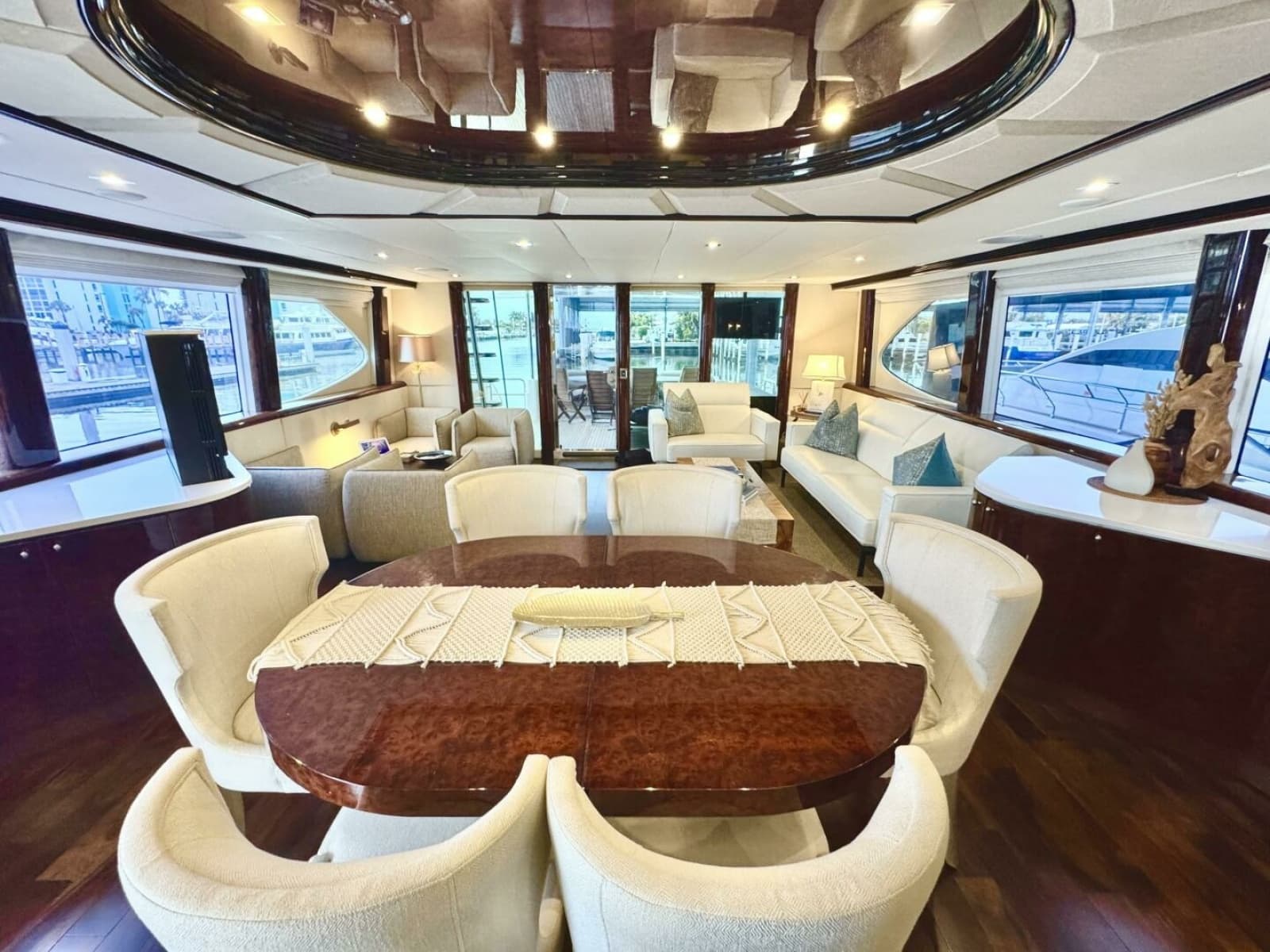 2001 Lazzara Yachts 94 Motor Yacht - Photo 21