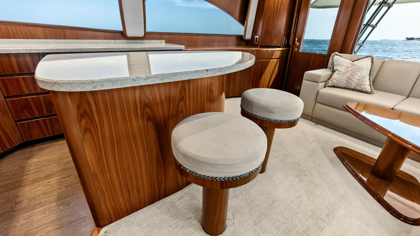2018 Viking 62 Convertible - Photo 10
