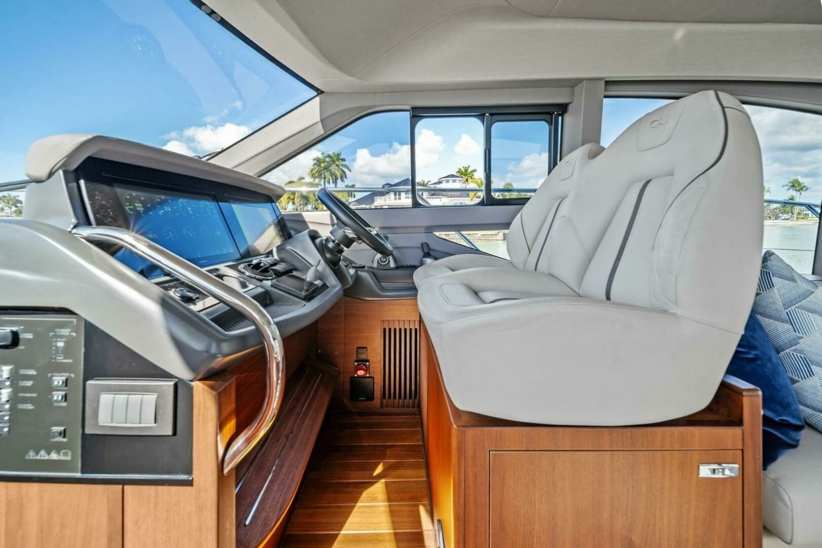 2023 Princess F50 - Photo 17