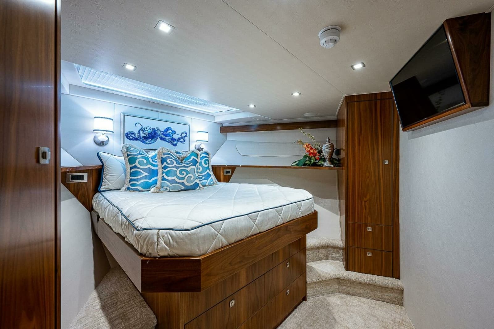 2017 Viking 75 Motoryacht - Photo 21