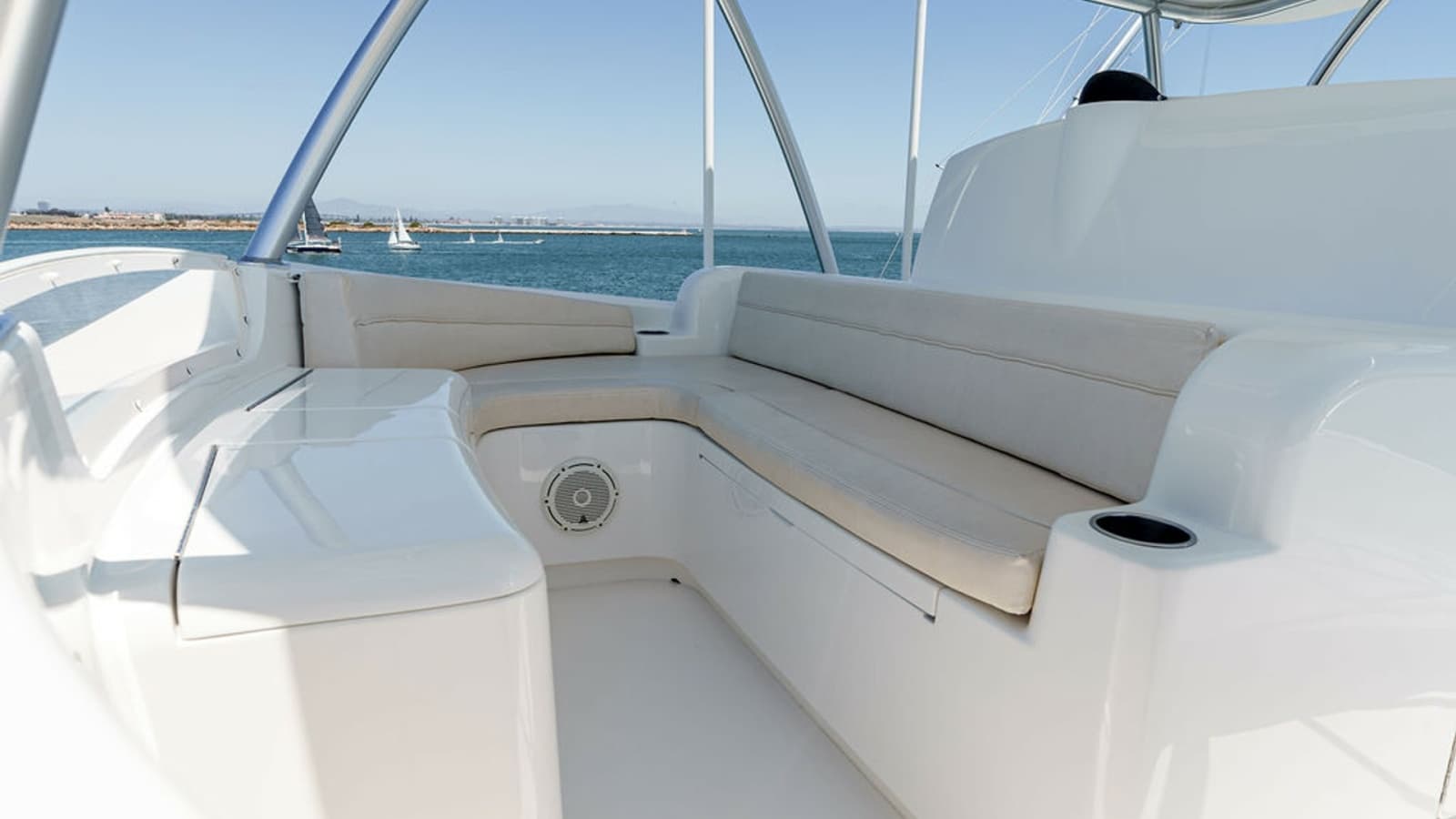 2019 Viking 80 Skybridge - Photo 56