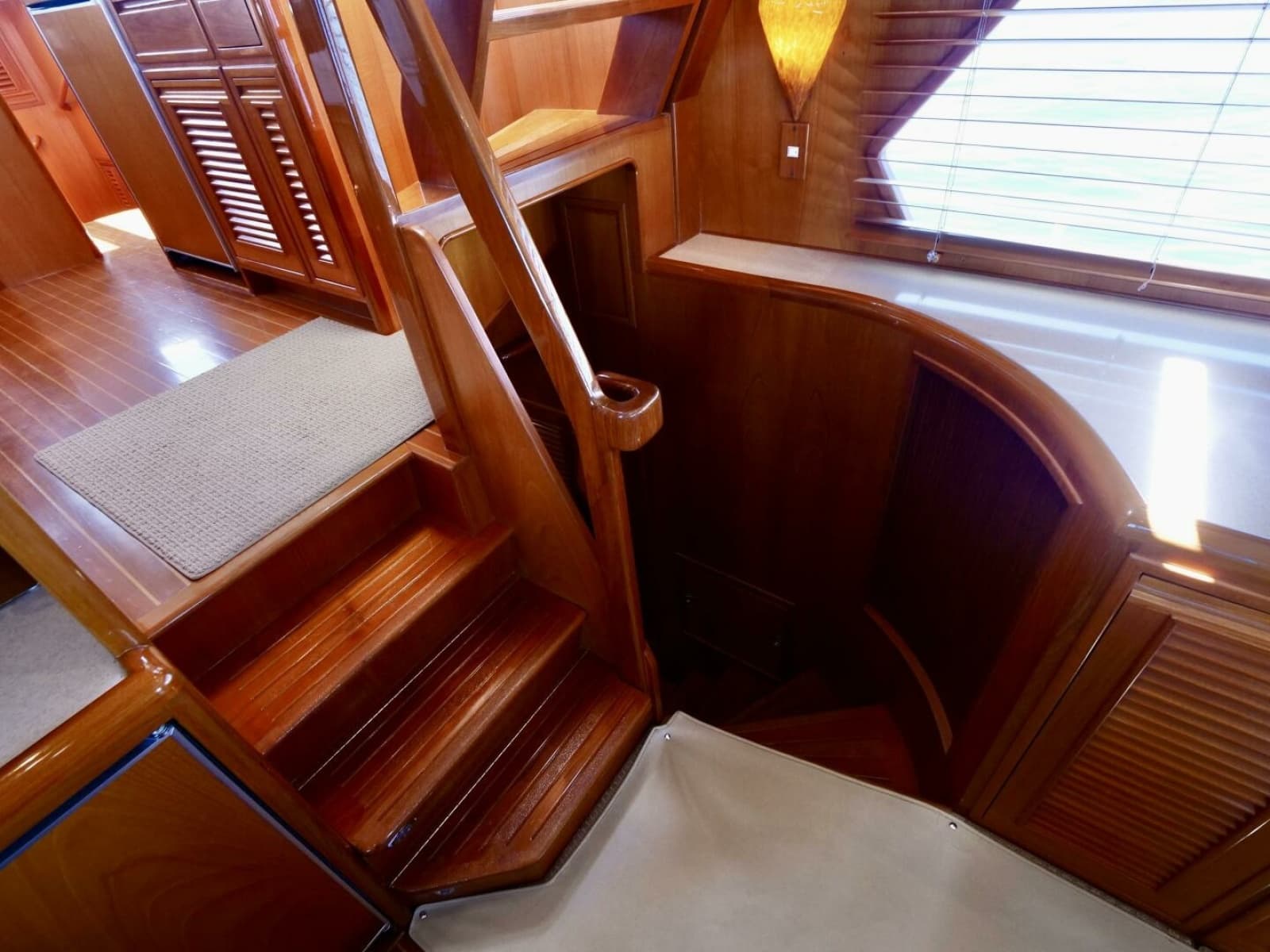 2000 Offshore Yachts 62 Pilothouse - Photo 11