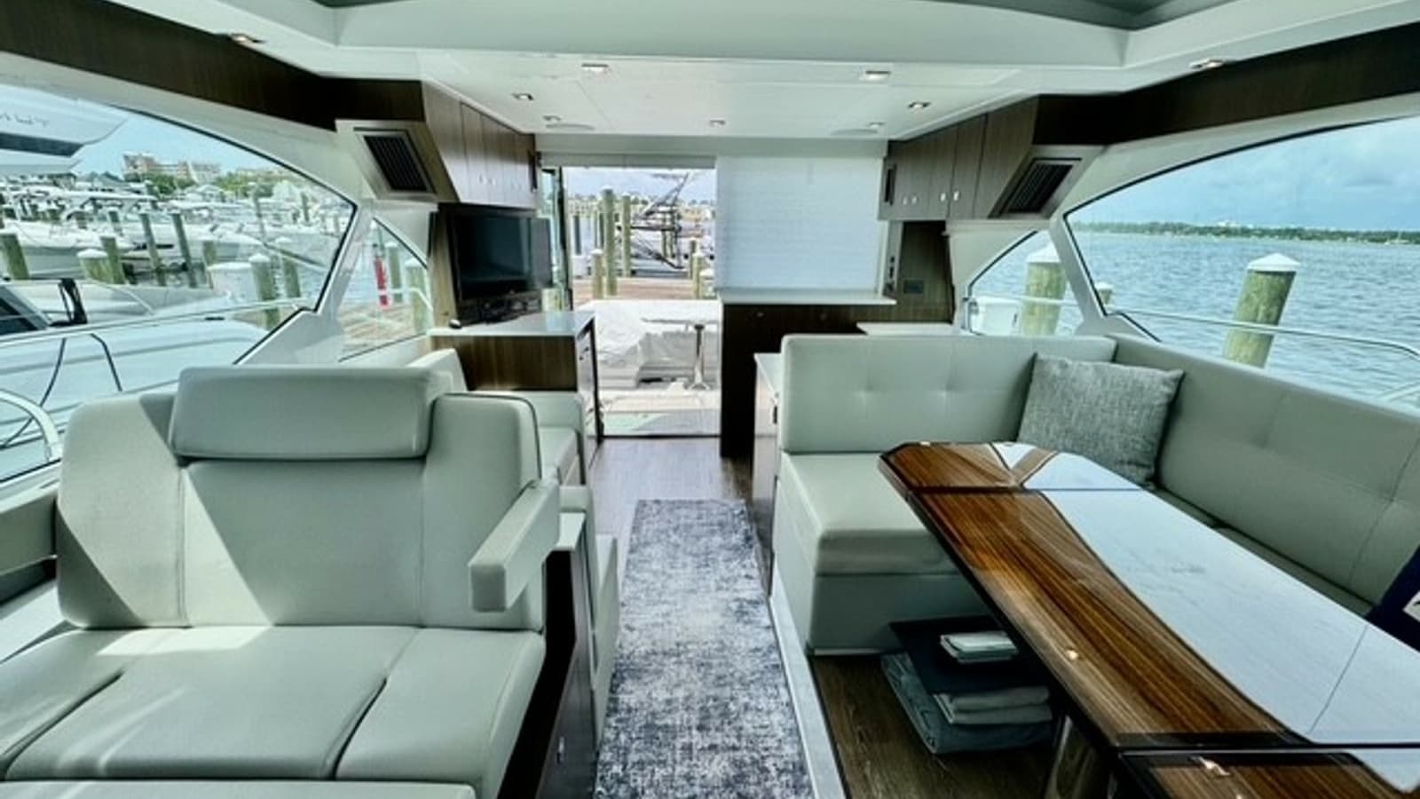 2023 Cruisers Yachts 50 Cantius - Photo 7