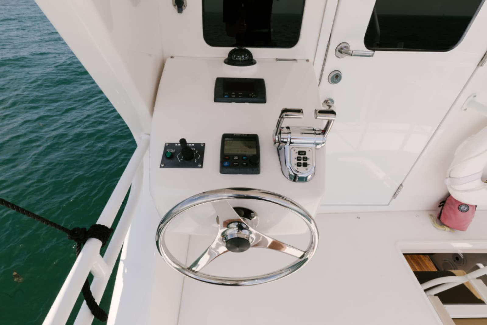 2006 Viking 74 Enclosed Bridge - Photo 55