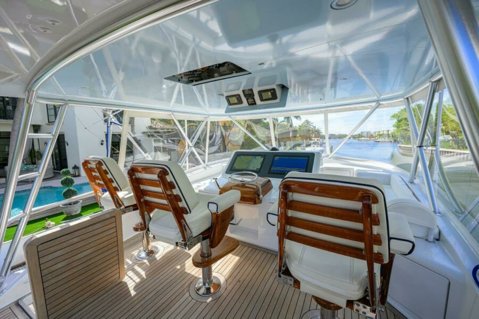 2008 Viking 60 Convertible - Photo 16