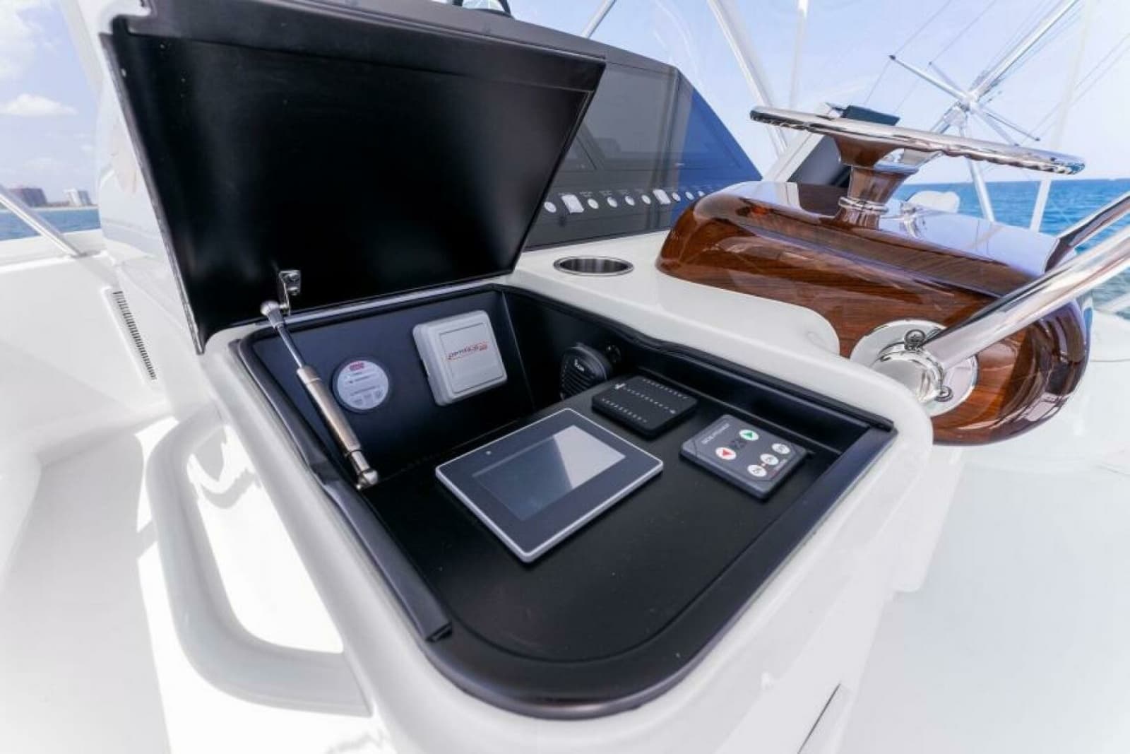2021 Viking 54 Convertible - Photo 54