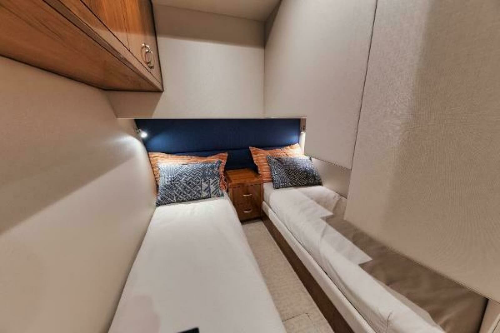 2018 Hatteras GT54 - Photo 29