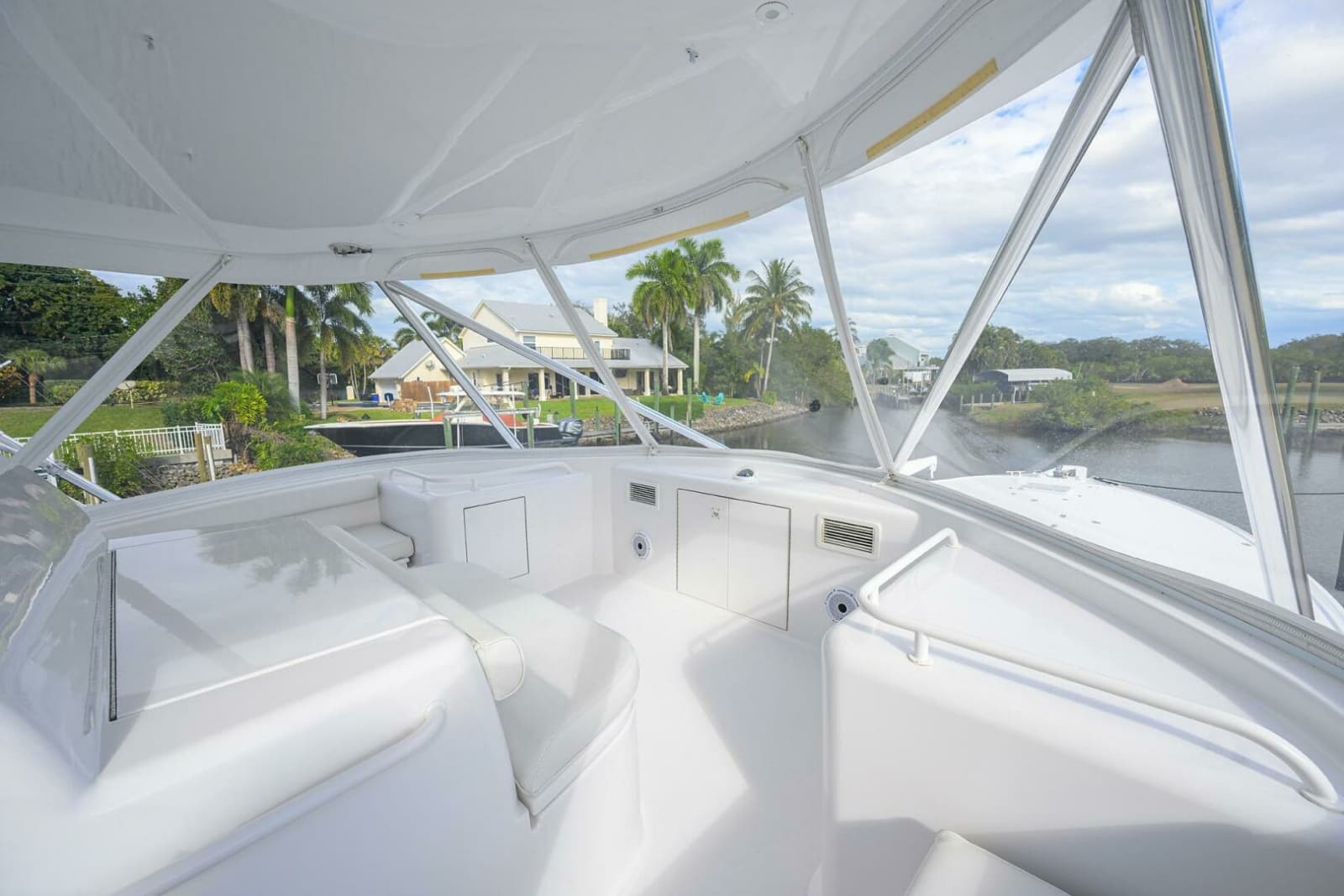 2013 Hatteras GT63 - Photo 26