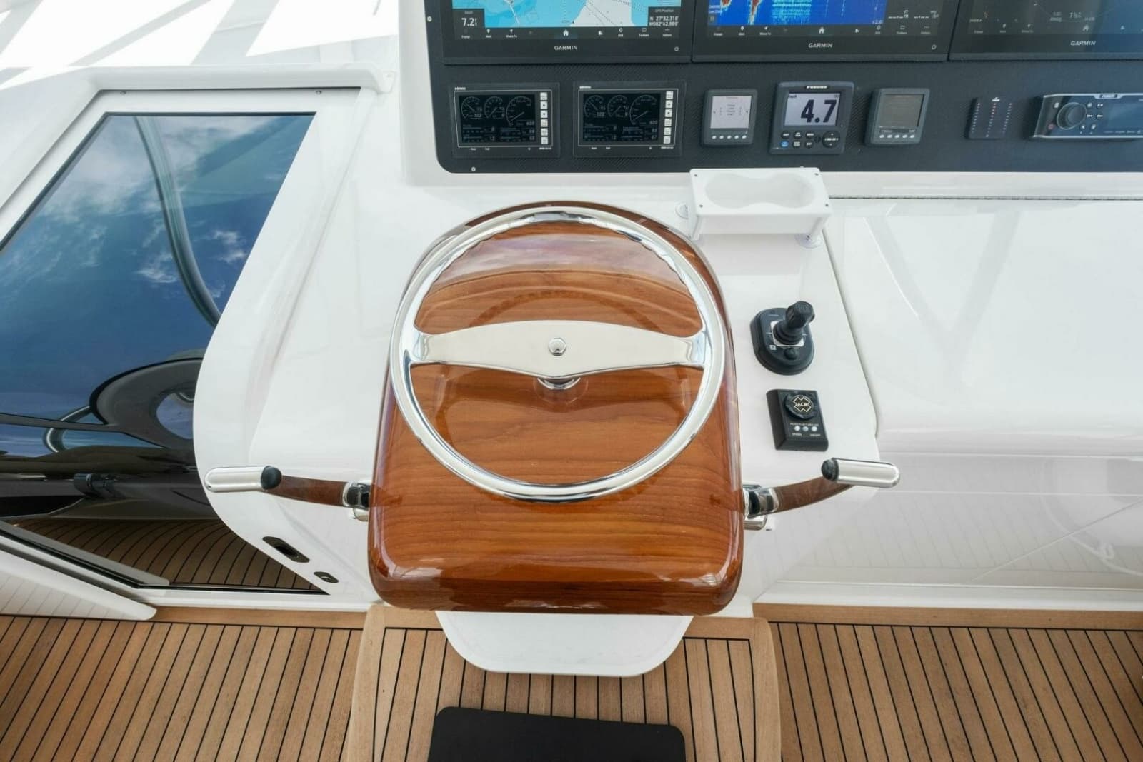 2015 Viking 52 OPEN - Photo 49