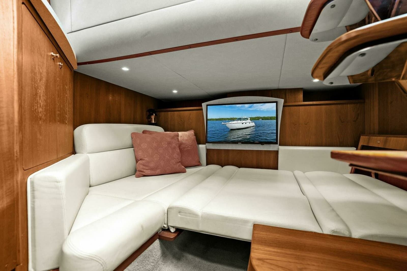 2008 Tiara Yachts 3500 Sovran - Photo 8
